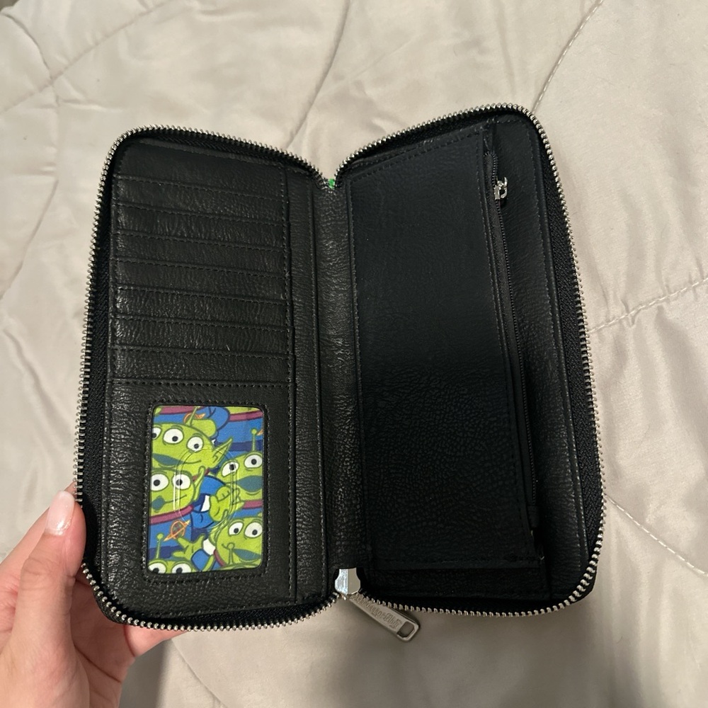 Buzz Lightyear Space Rangers Loungefly Wallet - Picture 3 of 3